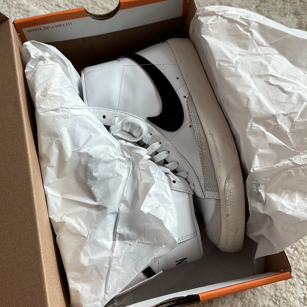 Women’s Nike Blazer Mid ‘77 - Picture 11 of 13